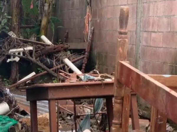 Familias afectadas por desbordamiento de una quebrada en…