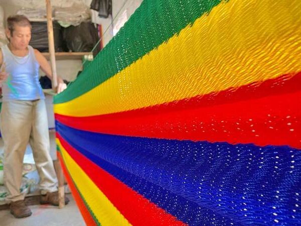 Más de 50 años elaborando hamacas.