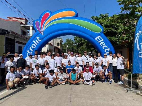 Policlínica Limeña desarrolló su octava caminata.