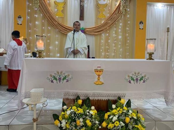 Comunidades Católicas rurales celebraron el Corpus Christi