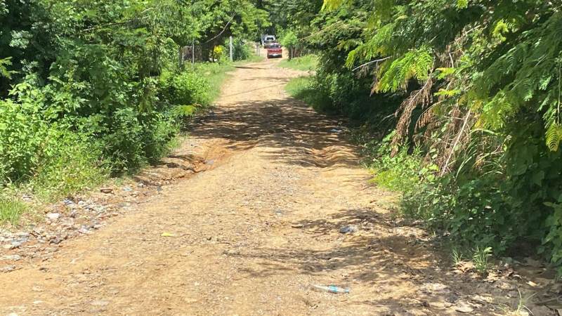 Sin acceso al agua potable y calles dañadas…