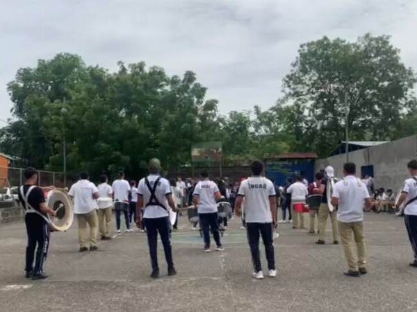 Alumnos inician ensayos para el desfile del&hellip;