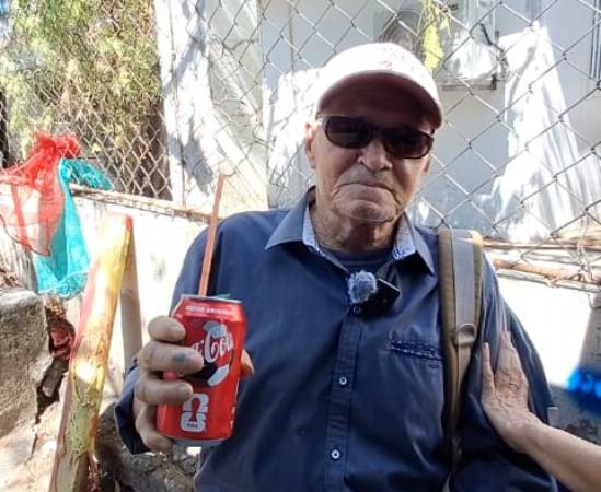 José Blanco, uno de los clientes frecuentes de La Esa Esa. Foto.EZ/Insy Mendoza